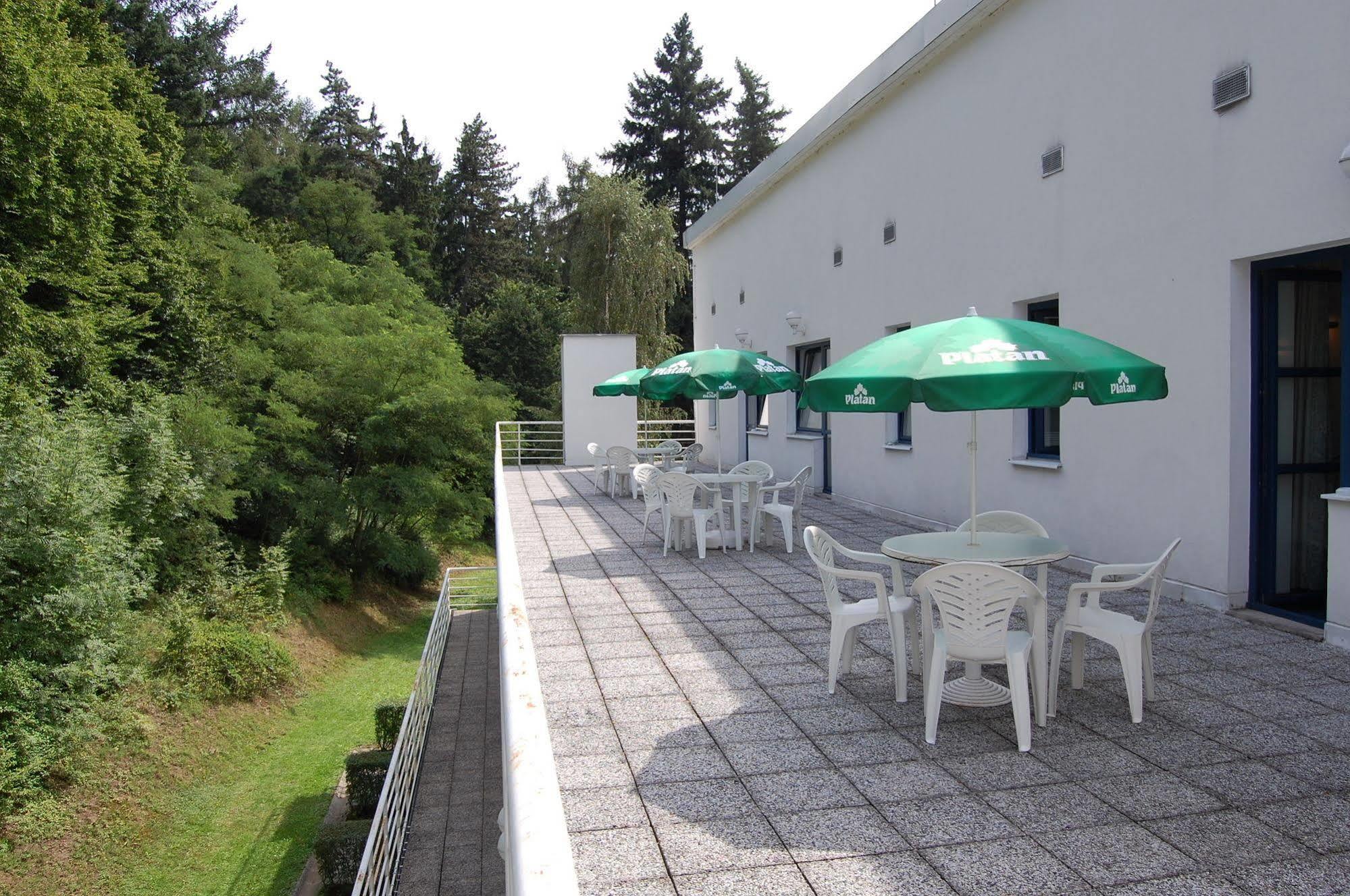 Interhotel America Pisek  Exterior photo